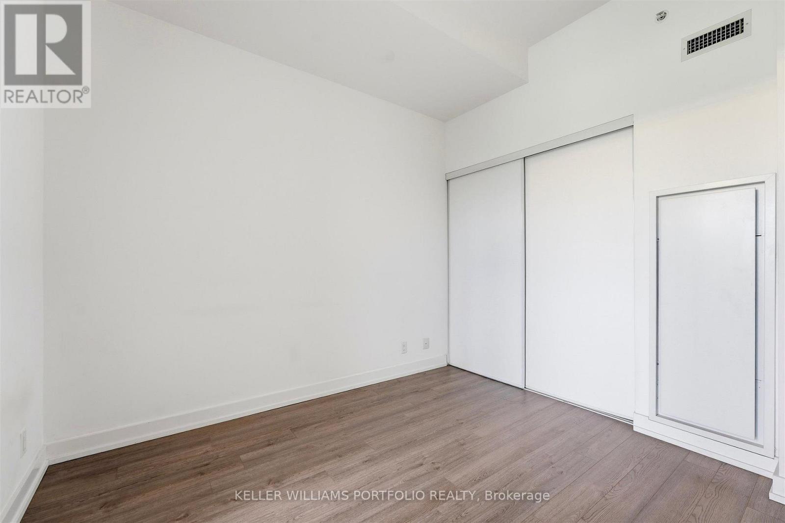 6 Parkwood Avenue — photo 15