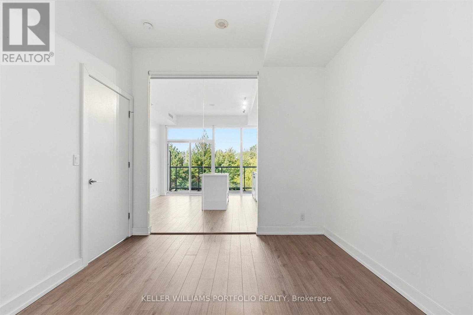 6 Parkwood Avenue — photo 17