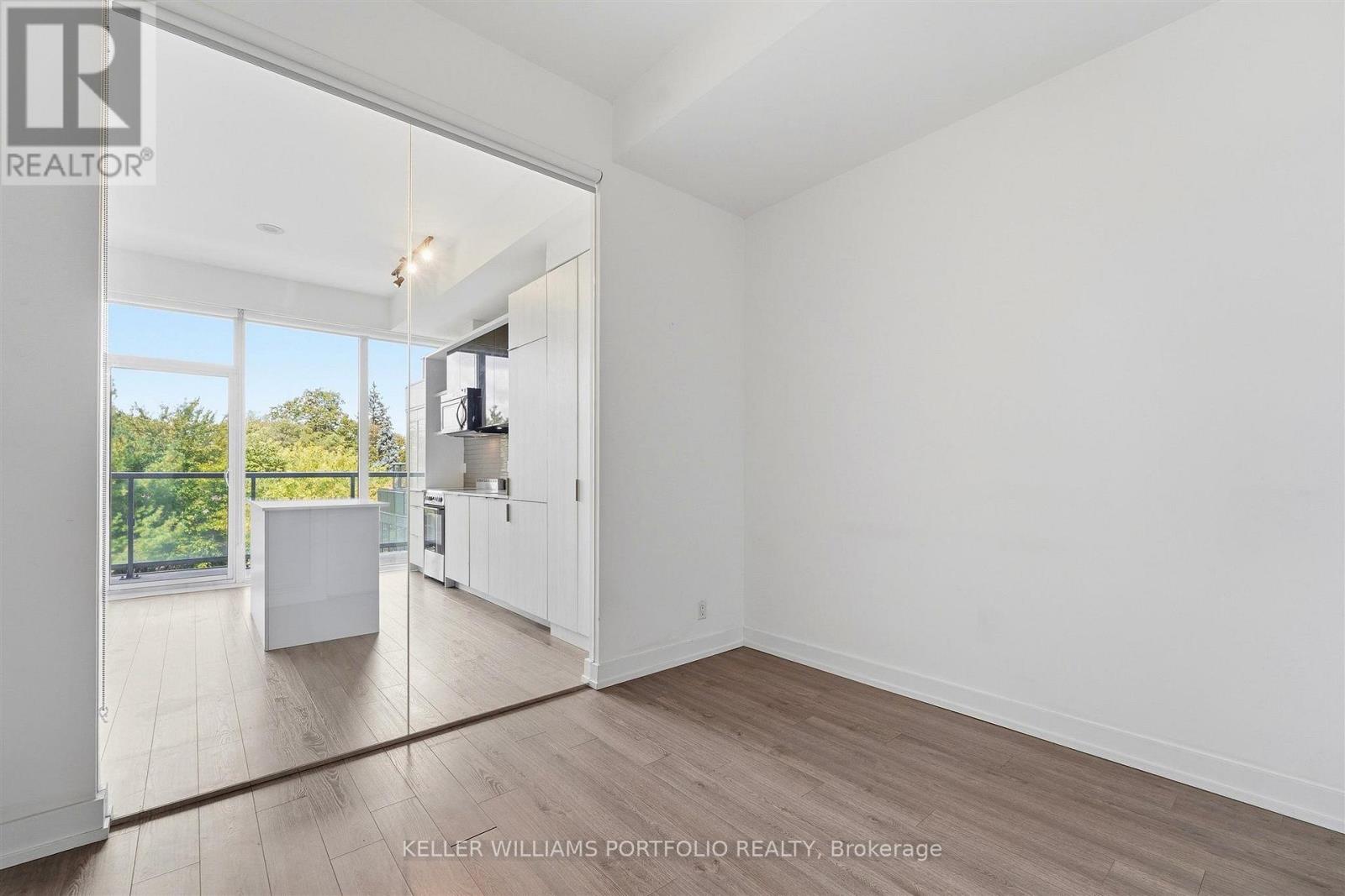 6 Parkwood Avenue — photo 18