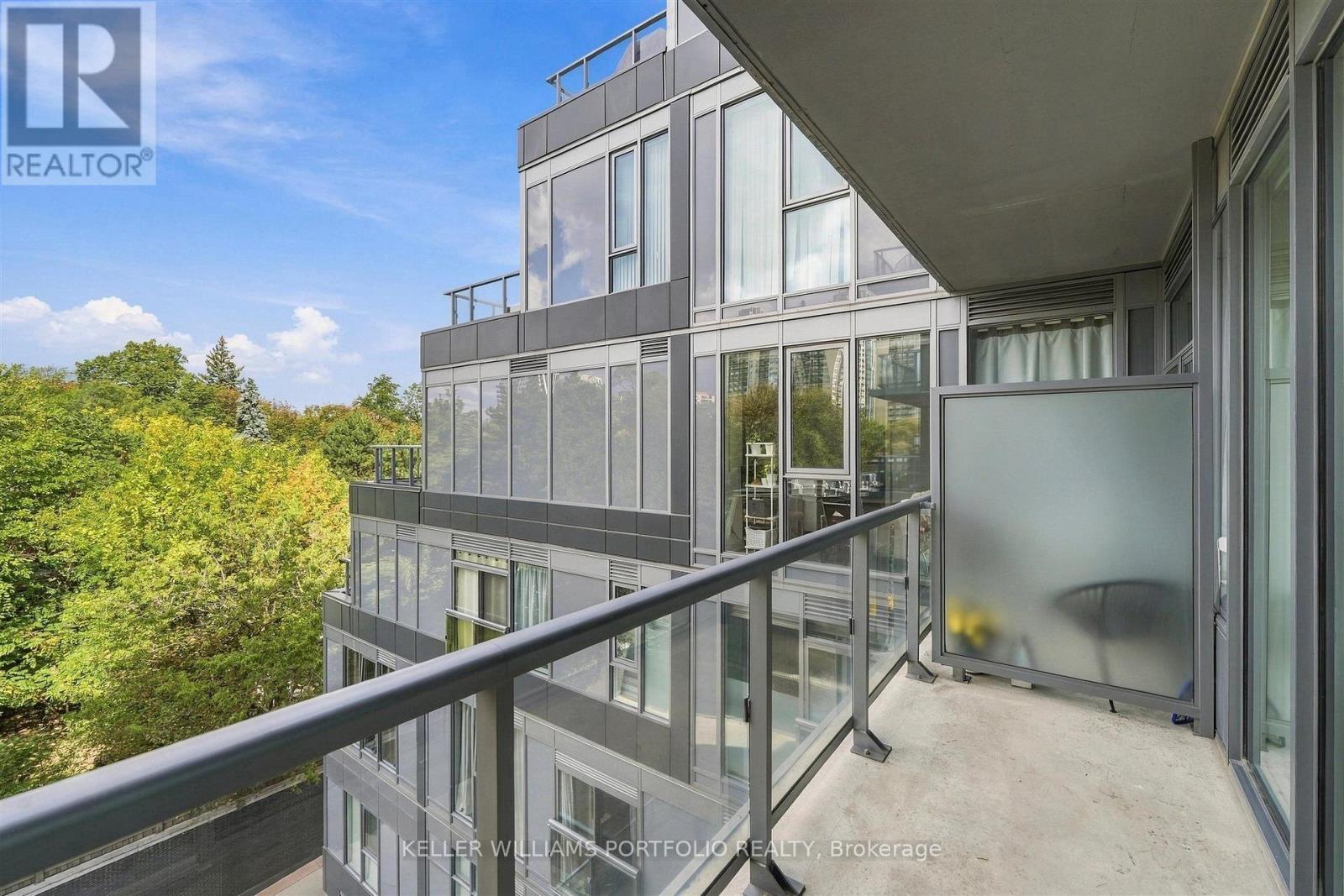 6 Parkwood Avenue — photo 23
