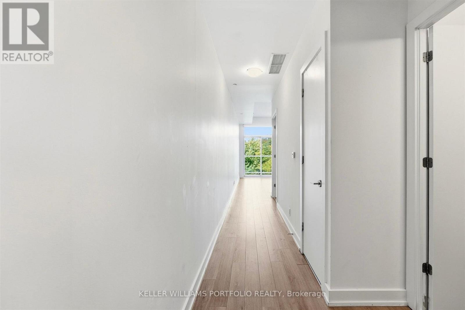 6 Parkwood Avenue — photo 3