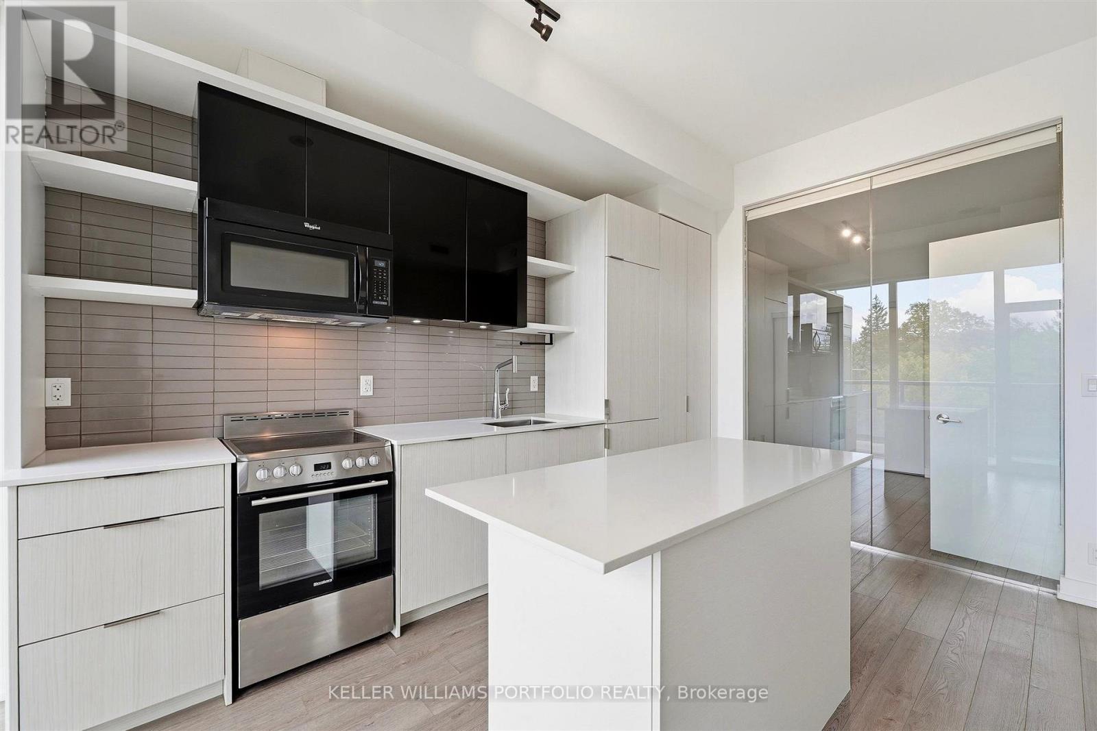 6 Parkwood Avenue — photo 7