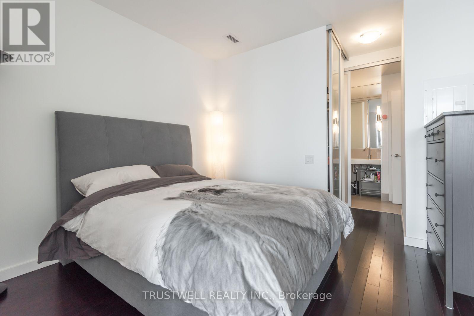 390 Cherry Street — photo 16