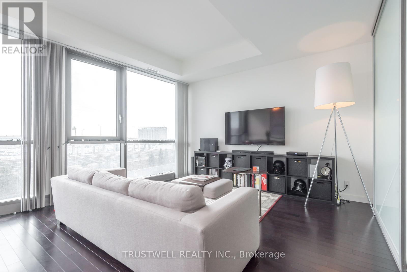 390 Cherry Street — photo 8