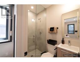 1 - 23 Ross Street, Toronto, ON M5T1Z8 Photo 10