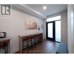 Kitchen - 1 - 23 Ross Street, Toronto, ON M5T1Z8 Photo 6