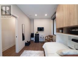Living room - 1 - 23 Ross Street, Toronto, ON M5T1Z8 Photo 8