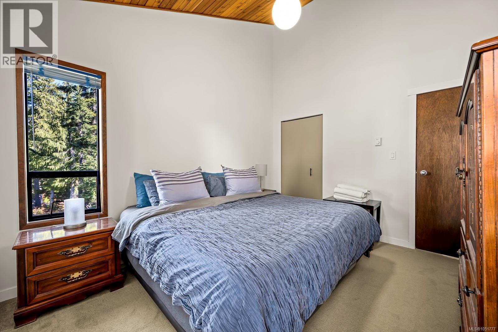 893 Clinton Wood Crt, Courtenay