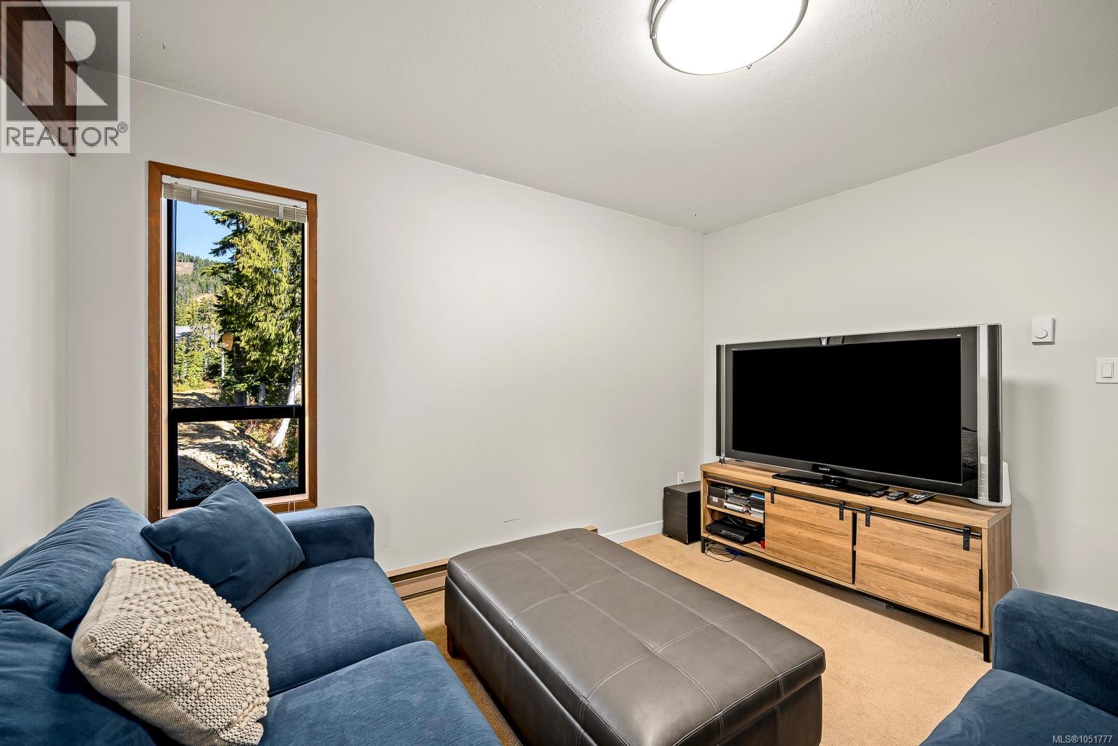 893 Clinton Wood Crt, Courtenay