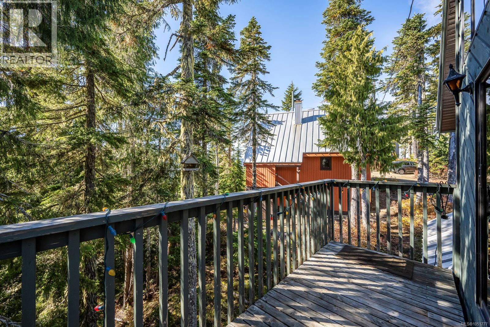 893 Clinton Wood Crt, Courtenay