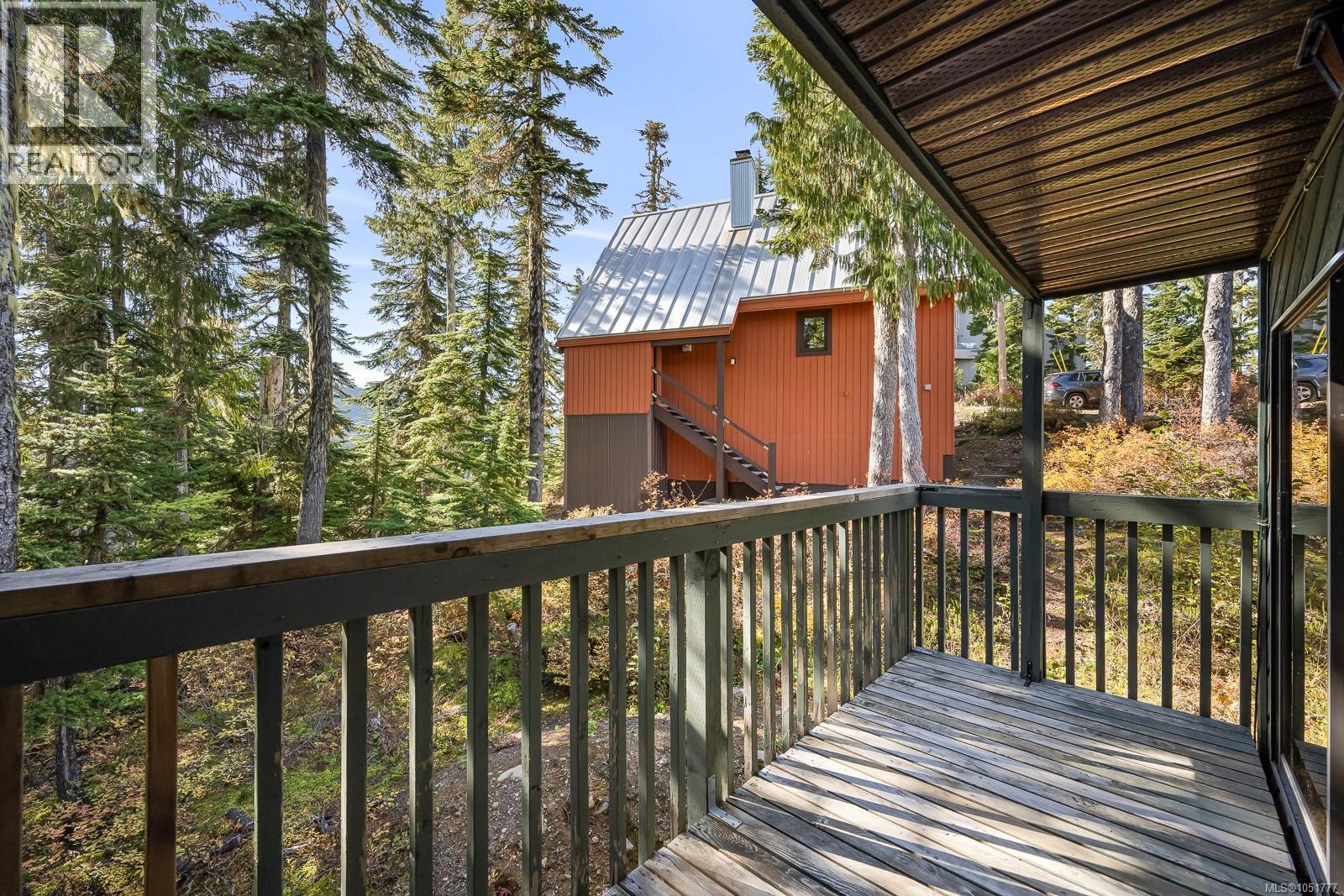 893 Clinton Wood Crt, Courtenay