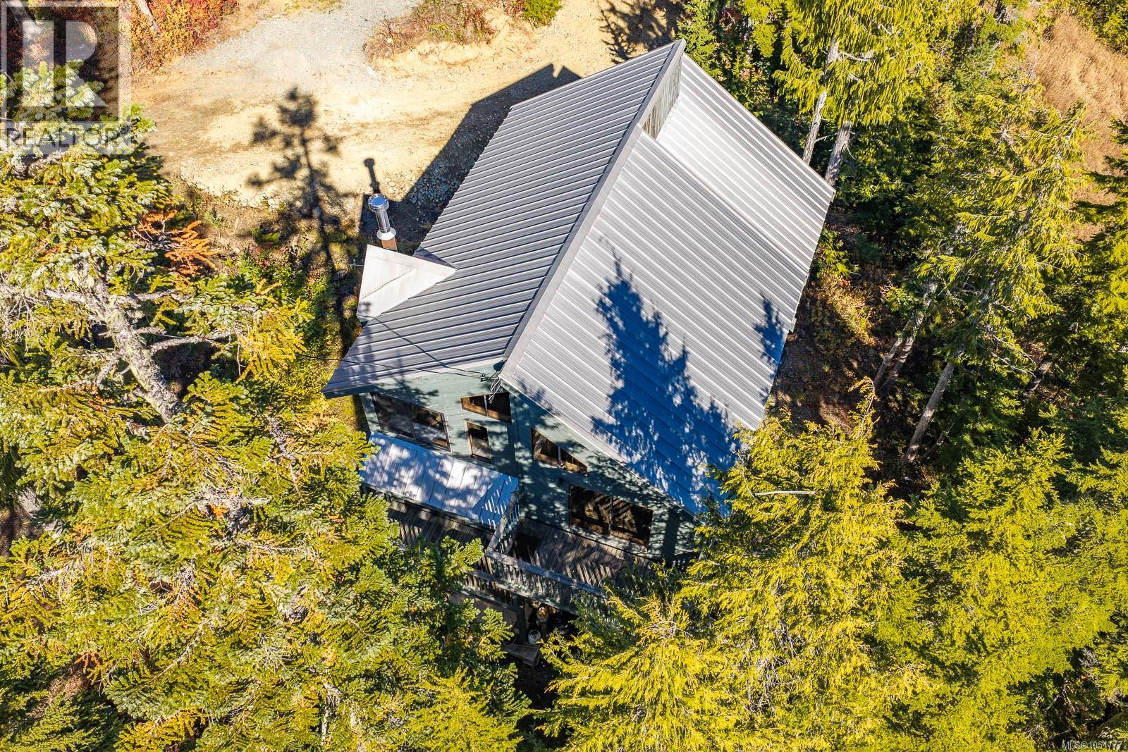 893 Clinton Wood Crt, Courtenay
