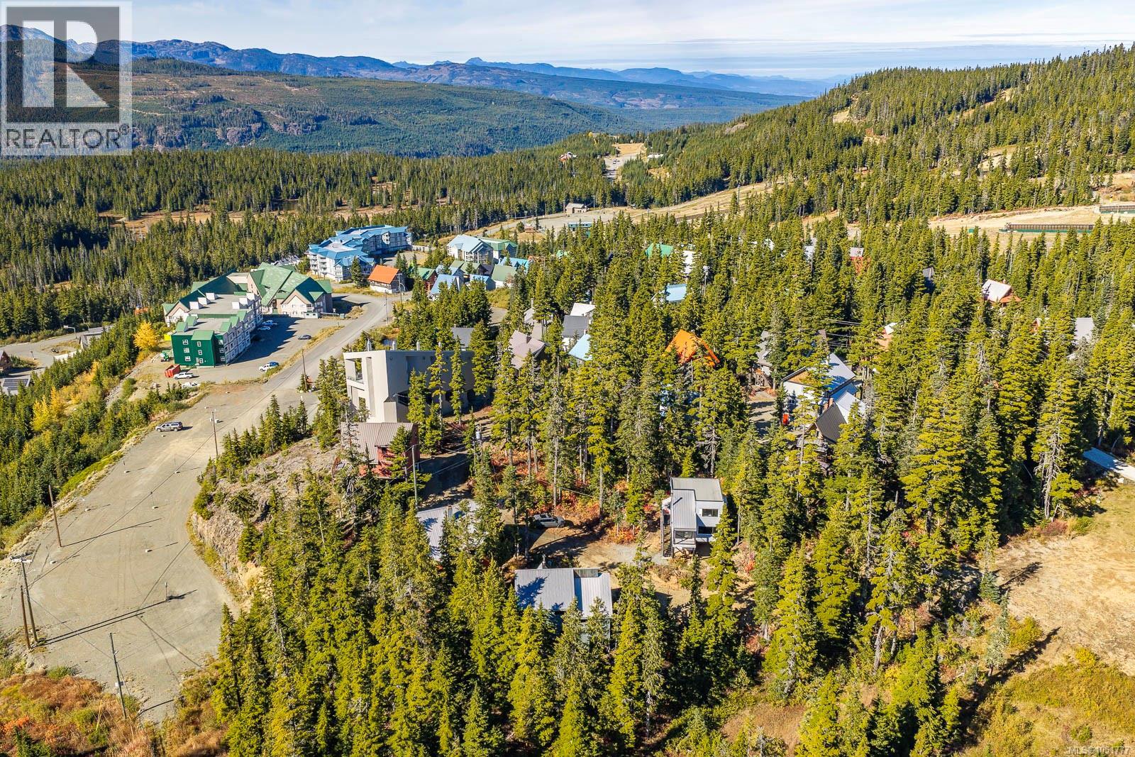 893 Clinton Wood Crt, Courtenay