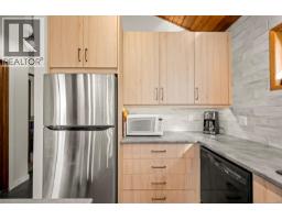 893 Clinton Wood Crt, Courtenay, BC V9J1L0 Photo 12
