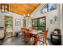 893 Clinton Wood Crt, Courtenay, BC V9J1L0 Photo 14