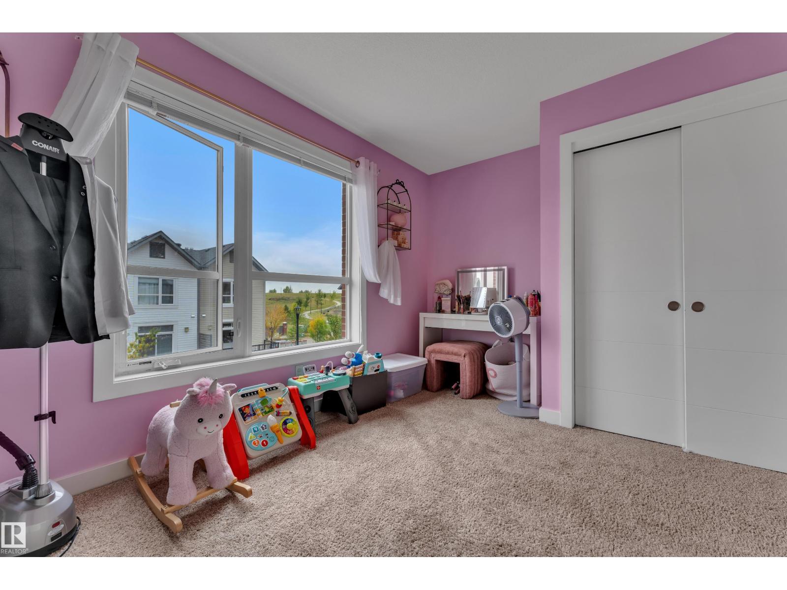 #126 – 2560 Pegasus Boulevard NW, Griesbach — photo 15 of 29: Property photo