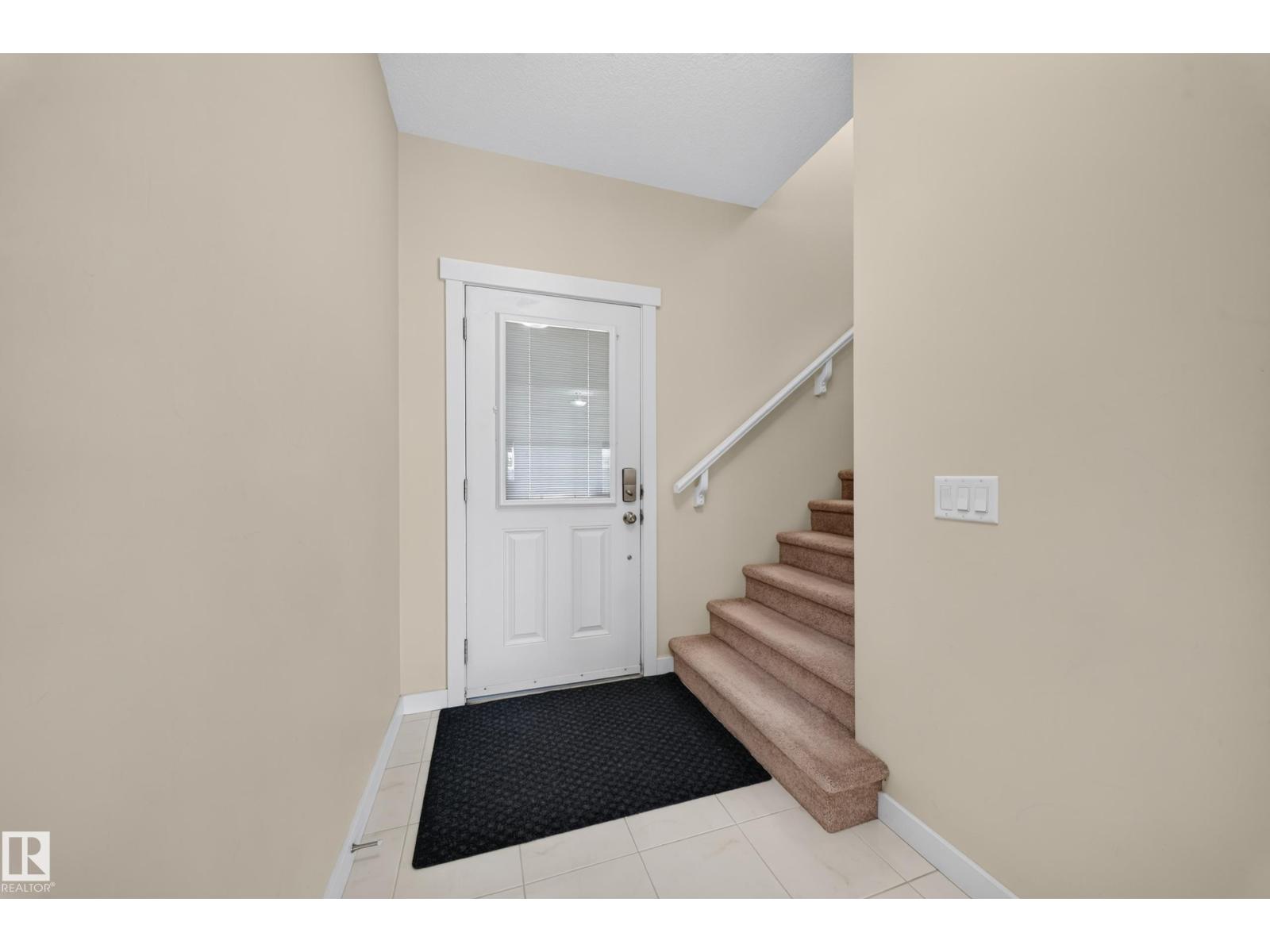 163 52 Street SW, Charlesworth — photo 9 of 30: Property photo