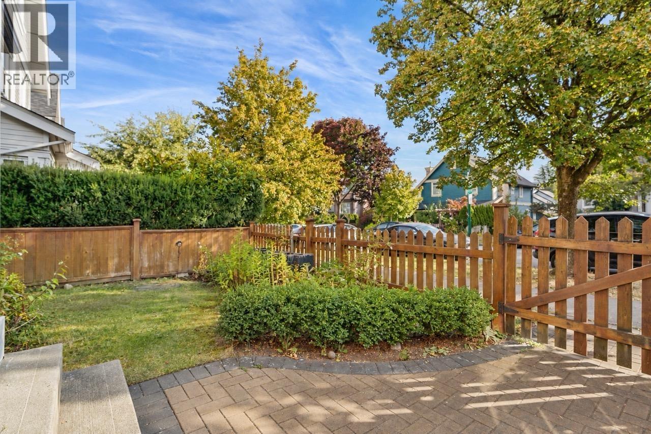 Photo of 3895 DUMFRIES STREET 32