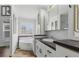 284 Caouette Crescent, Fort Mcmurray, AB T9K2H9 Photo 21