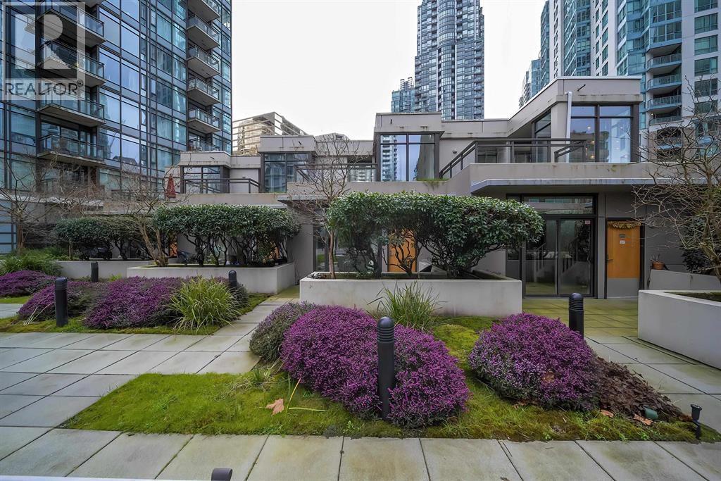 Photo of 303 1211 MELVILLE STREET 29