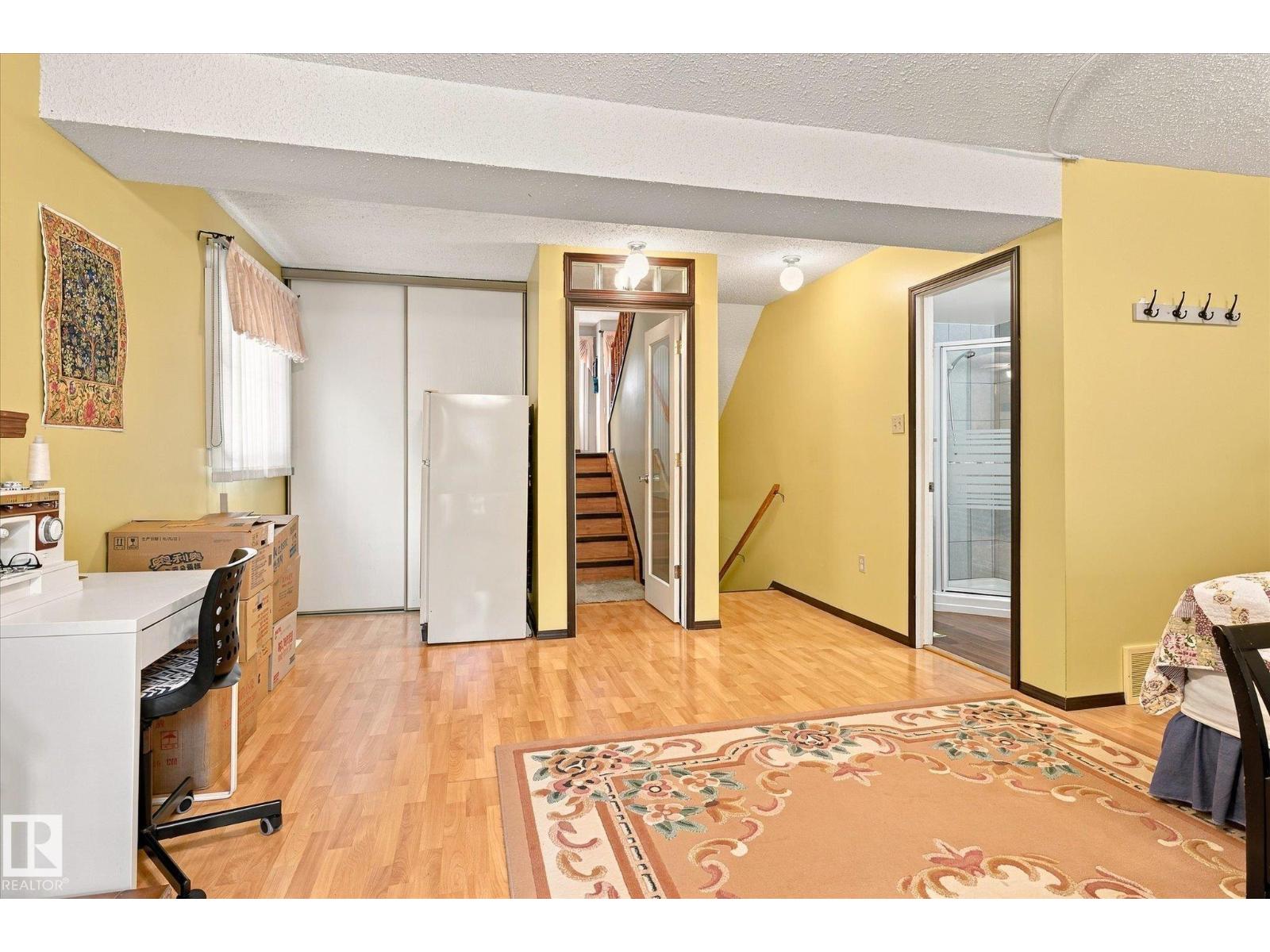10242 161 ST NW - 31
