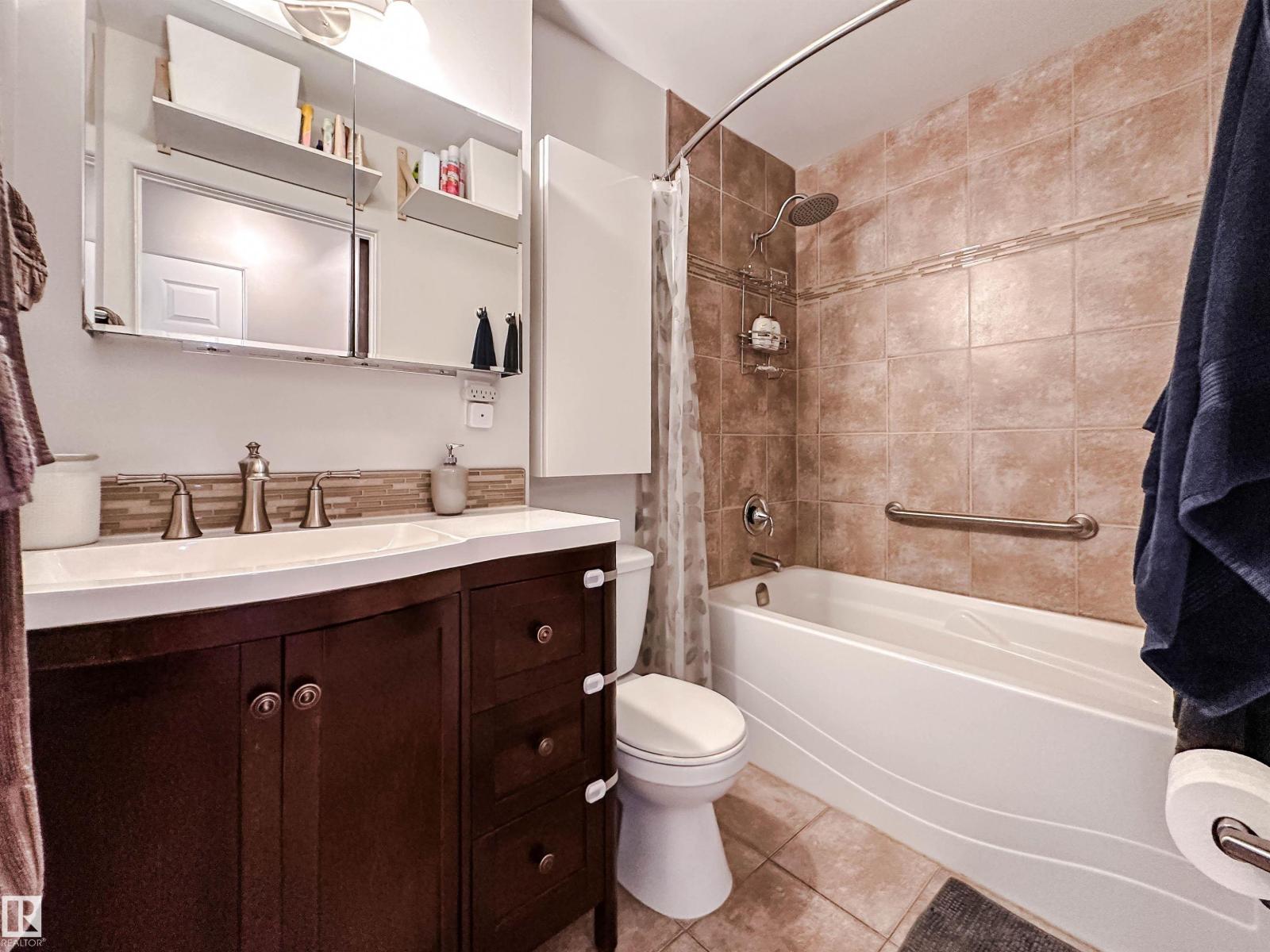 15256 86 AV NW - 30