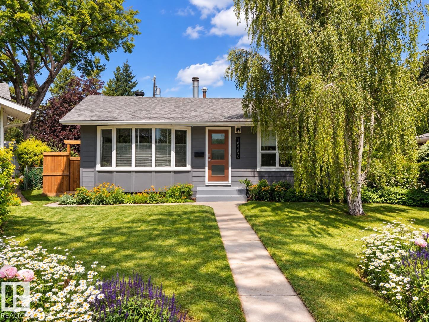 15256 86 AV NW, Edmonton, Alberta, T5R4C3