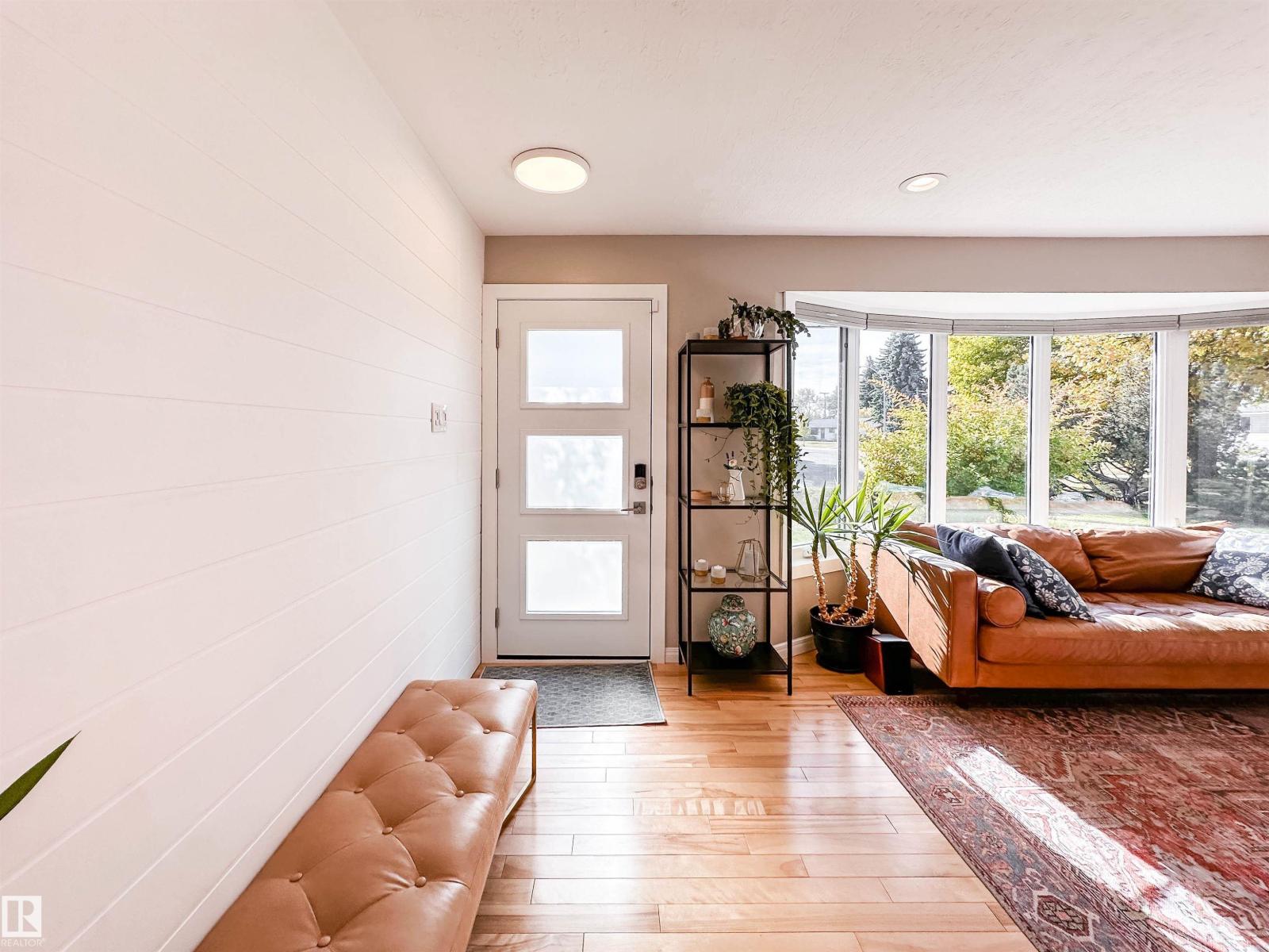 15256 86 AV NW - 3