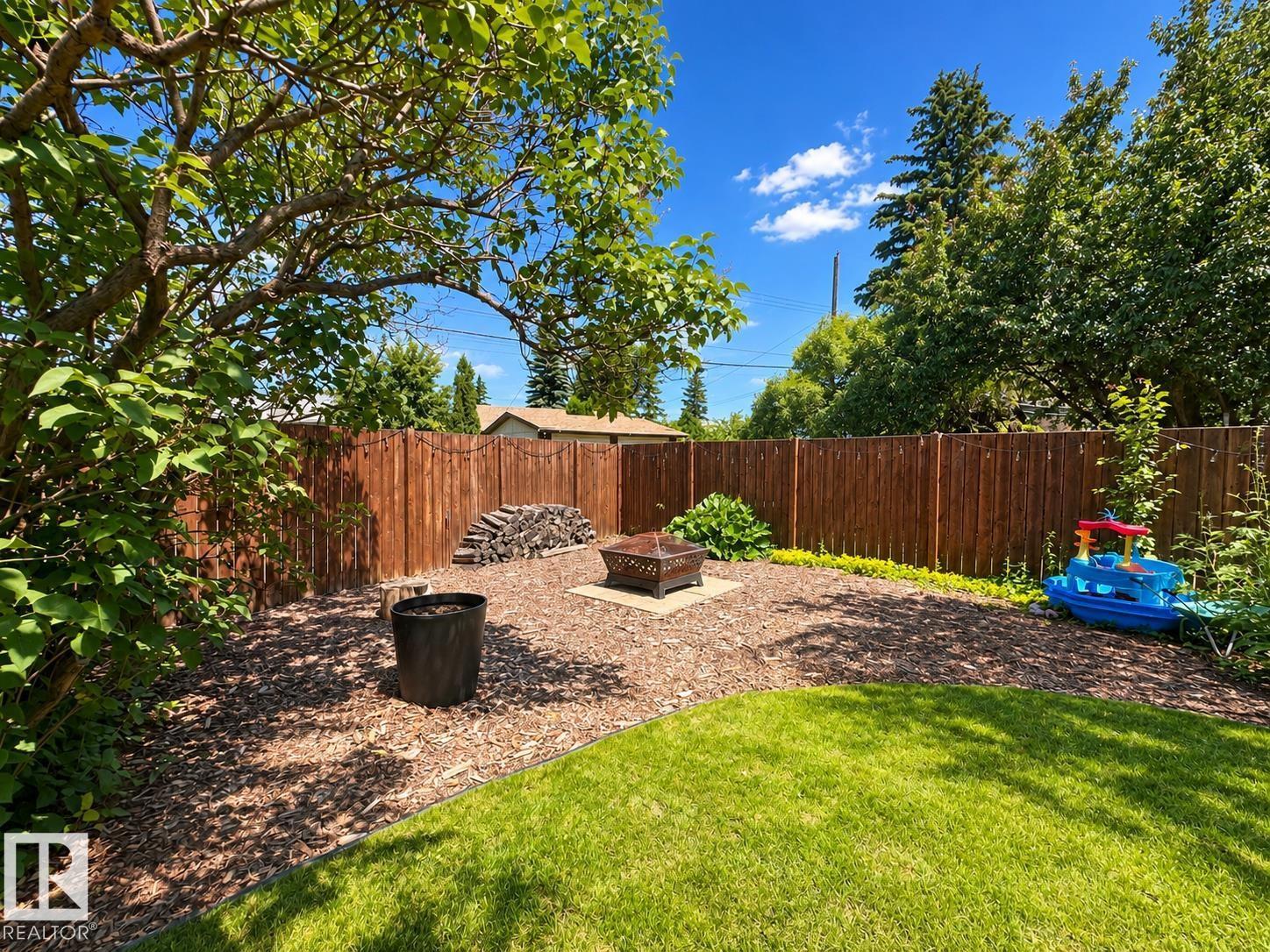 15256 86 AV NW - 61