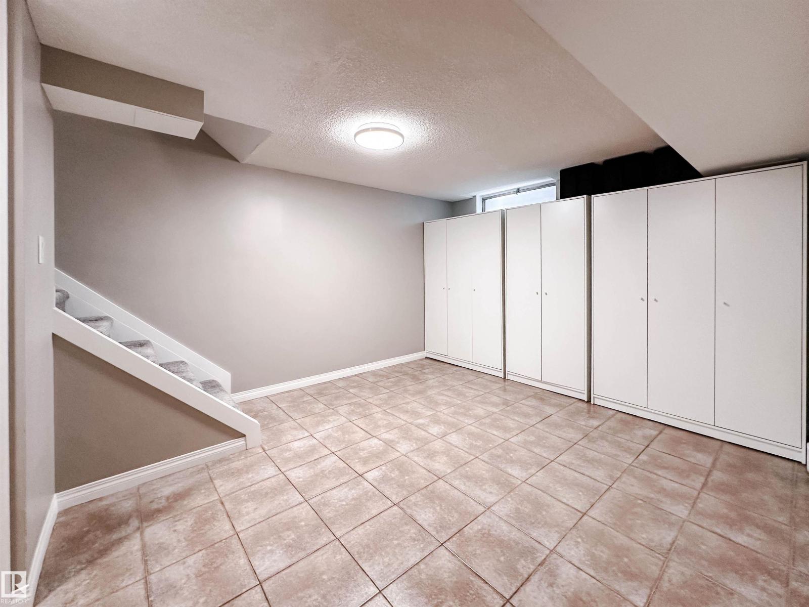 15256 86 AV NW - 39