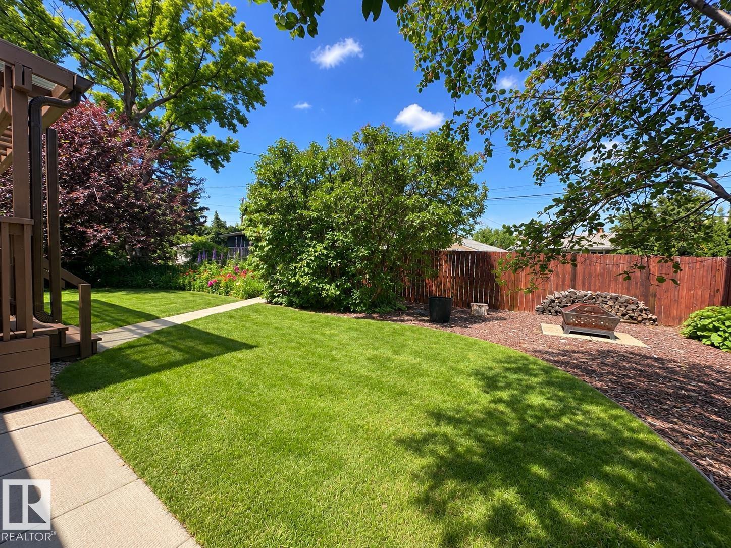 15256 86 AV NW - 52
