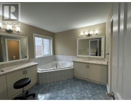 101 Madison Heights Boulevard, Markham, ON L6C2E3 Photo 15