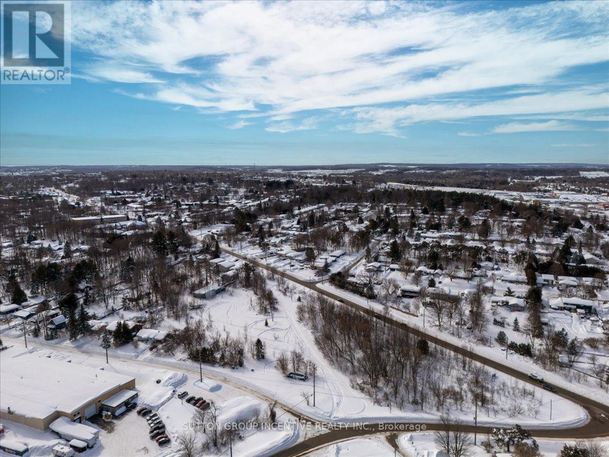 570 Laclie Street, Orillia, ON photo 13