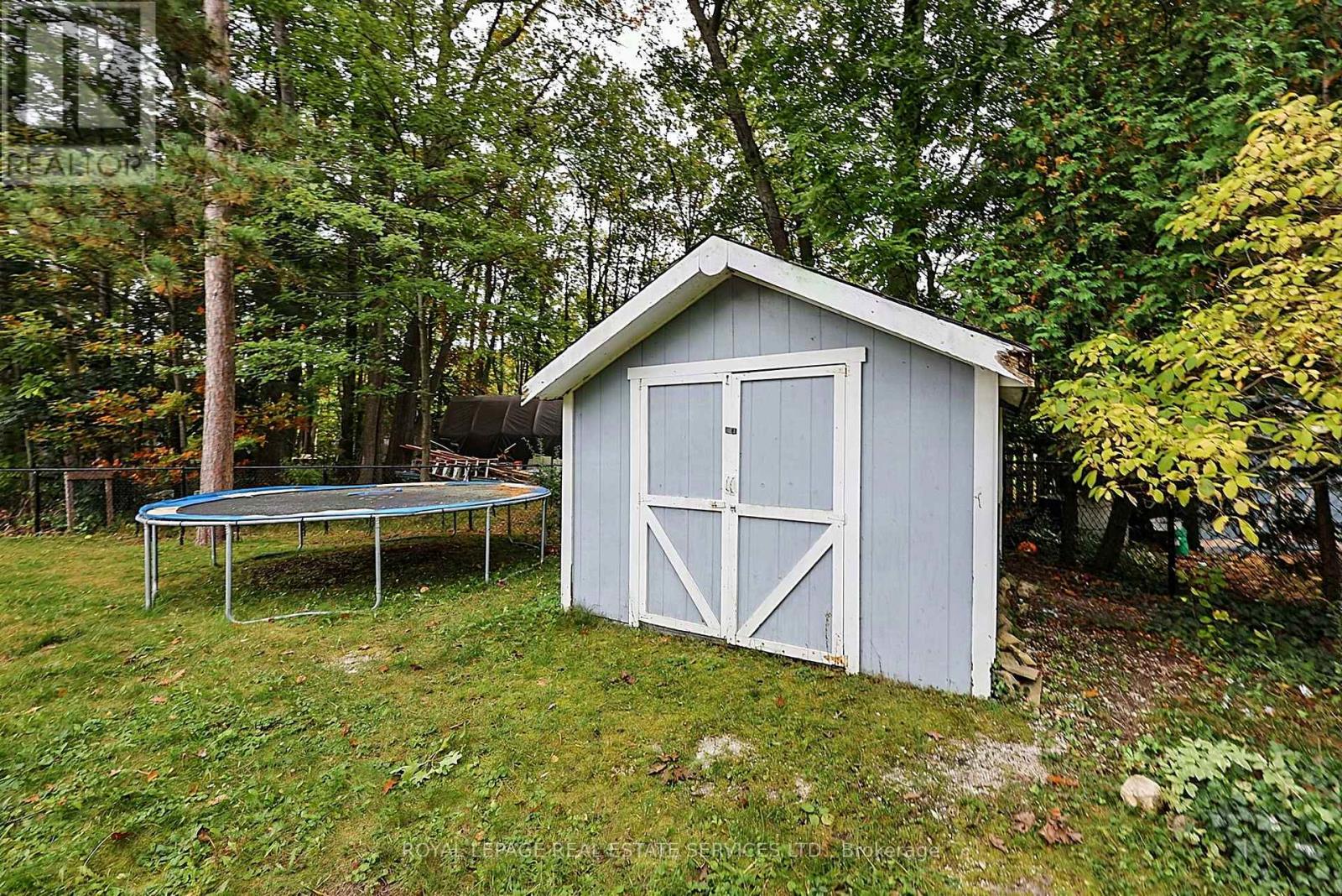 1687 RIVER Road West, Wasaga Beach, ON photo 18