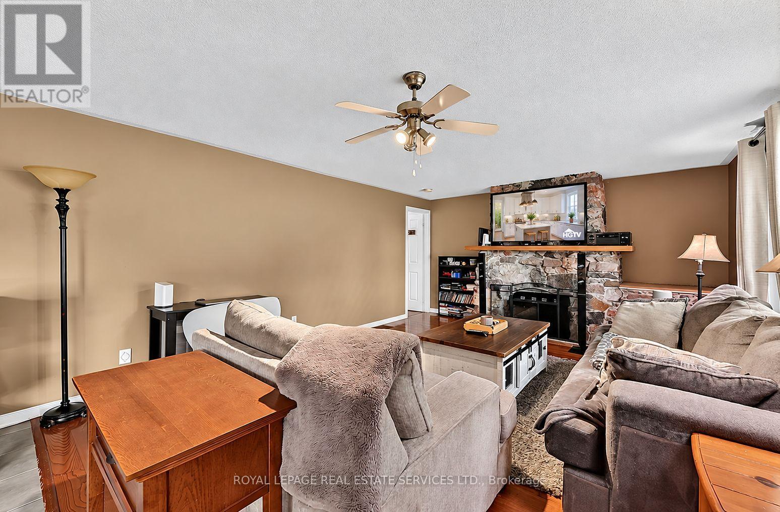1687 RIVER Road West, Wasaga Beach, ON photo 9