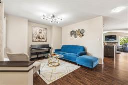 Living room/Dining room - 2 250 Amber Trail, Winnipeg, MB R2P1L6 Photo 6