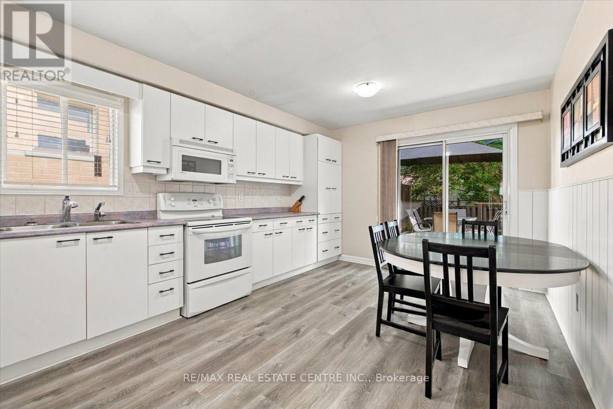 22 Birchway Place, Halton Hills, ON photo 12