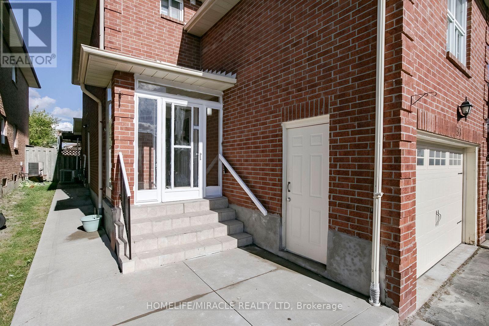 33 ADAM STREET - 3