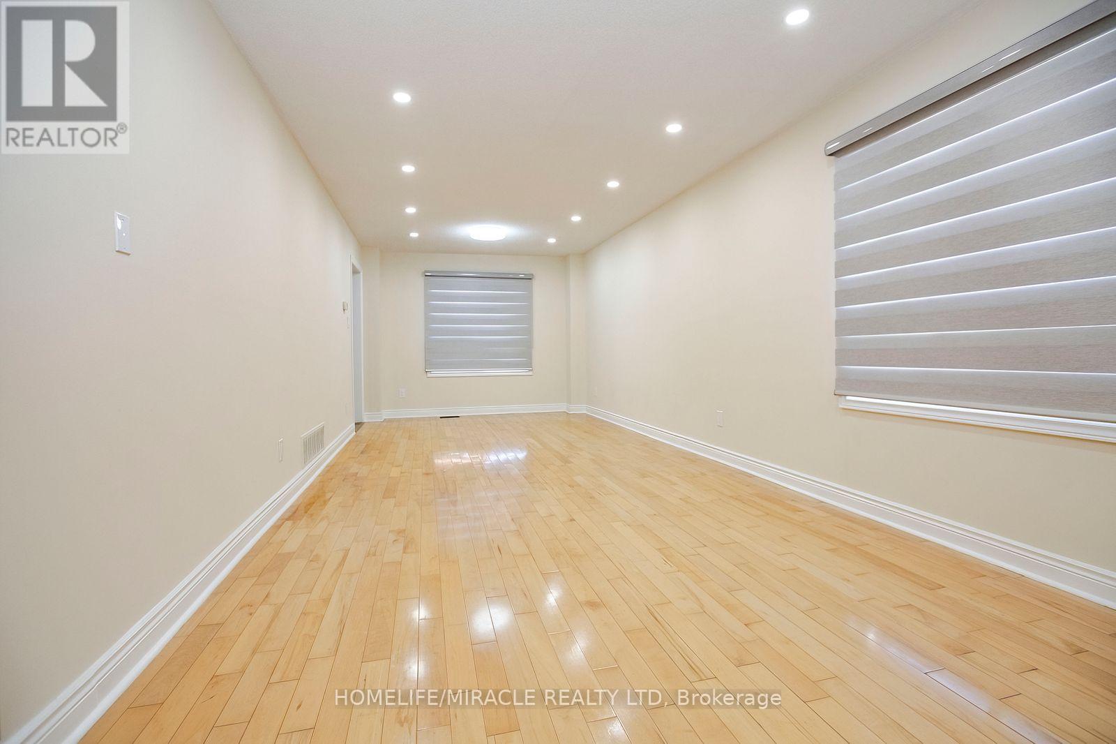 33 Adam Street, Brampton, ON photo 6