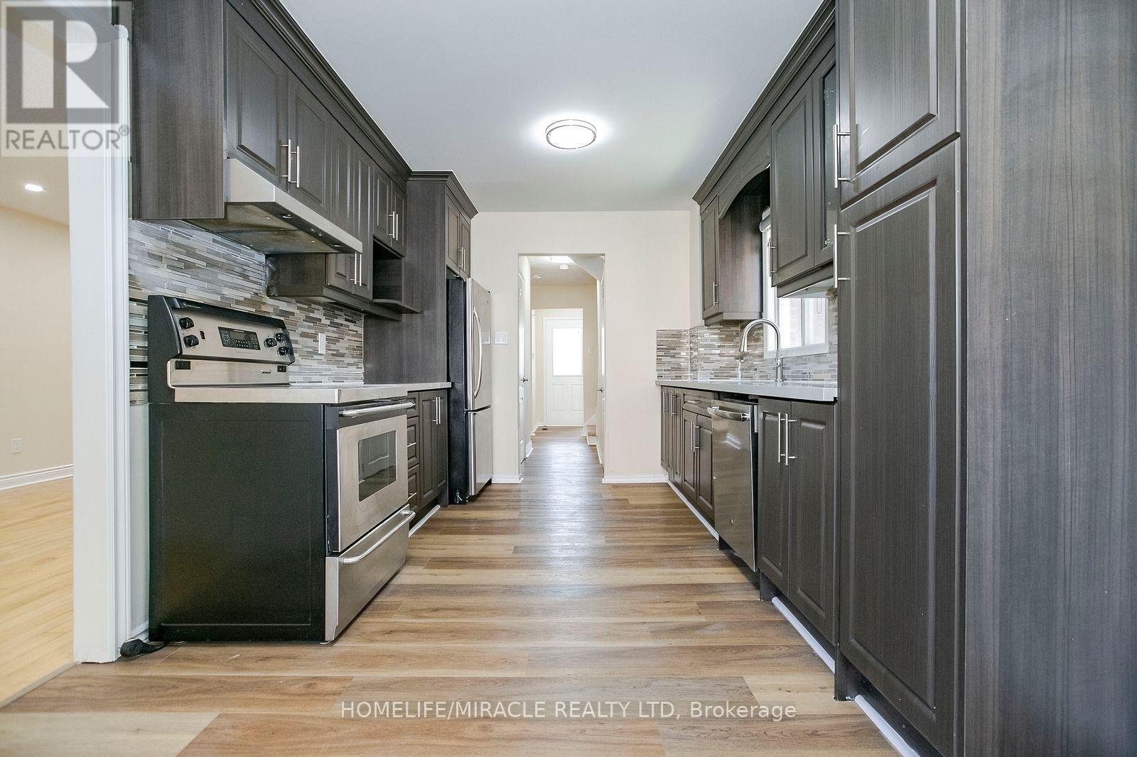 33 Adam Street, Brampton, ON photo 9