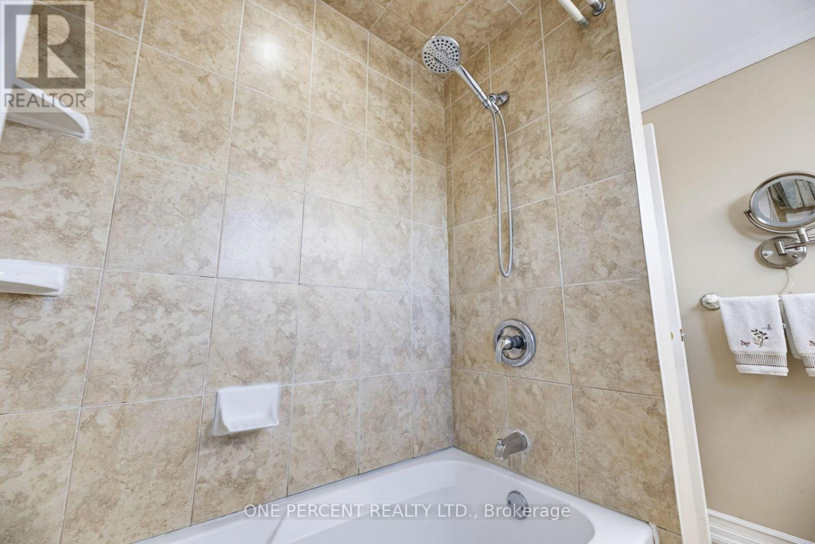 51 Courtleigh Square, Brampton, ON photo 18
