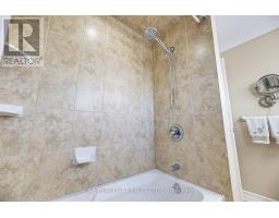 51 Courtleigh Square, Brampton, ON L6Z1J2 Photo 18