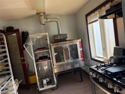522 Stephen Street, Morden, MB R6M1T5 Photo 13