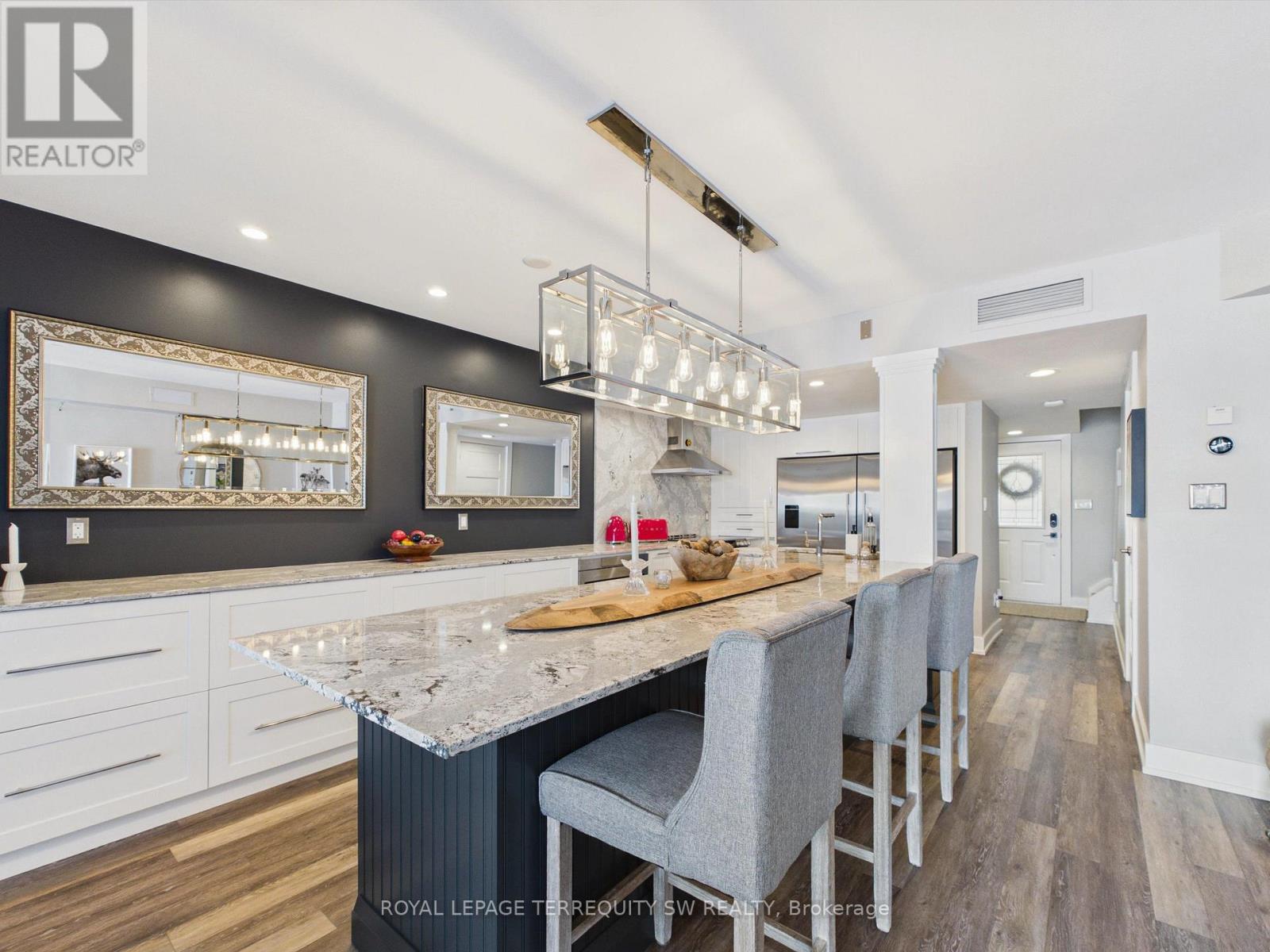 210- 10 COVESIDE Drive, Huntsville, ON photo 13