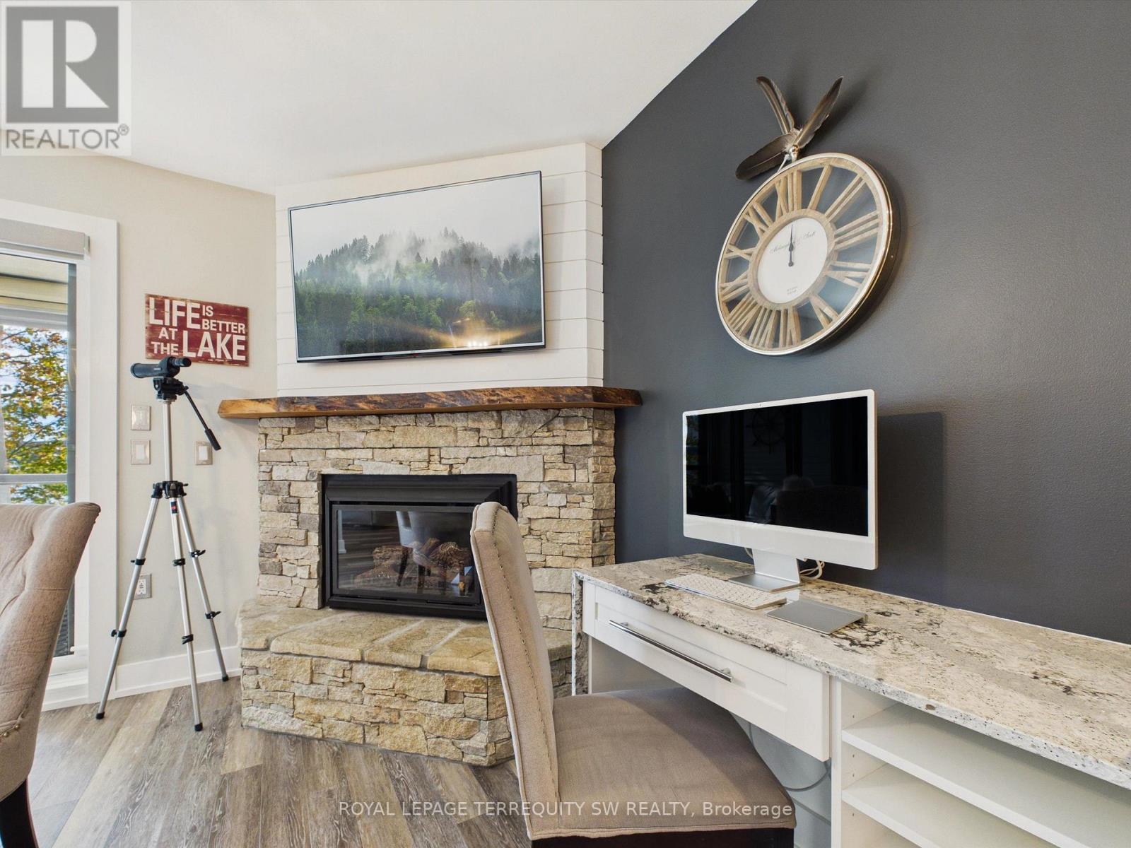 210- 10 COVESIDE Drive, Huntsville, ON photo 7