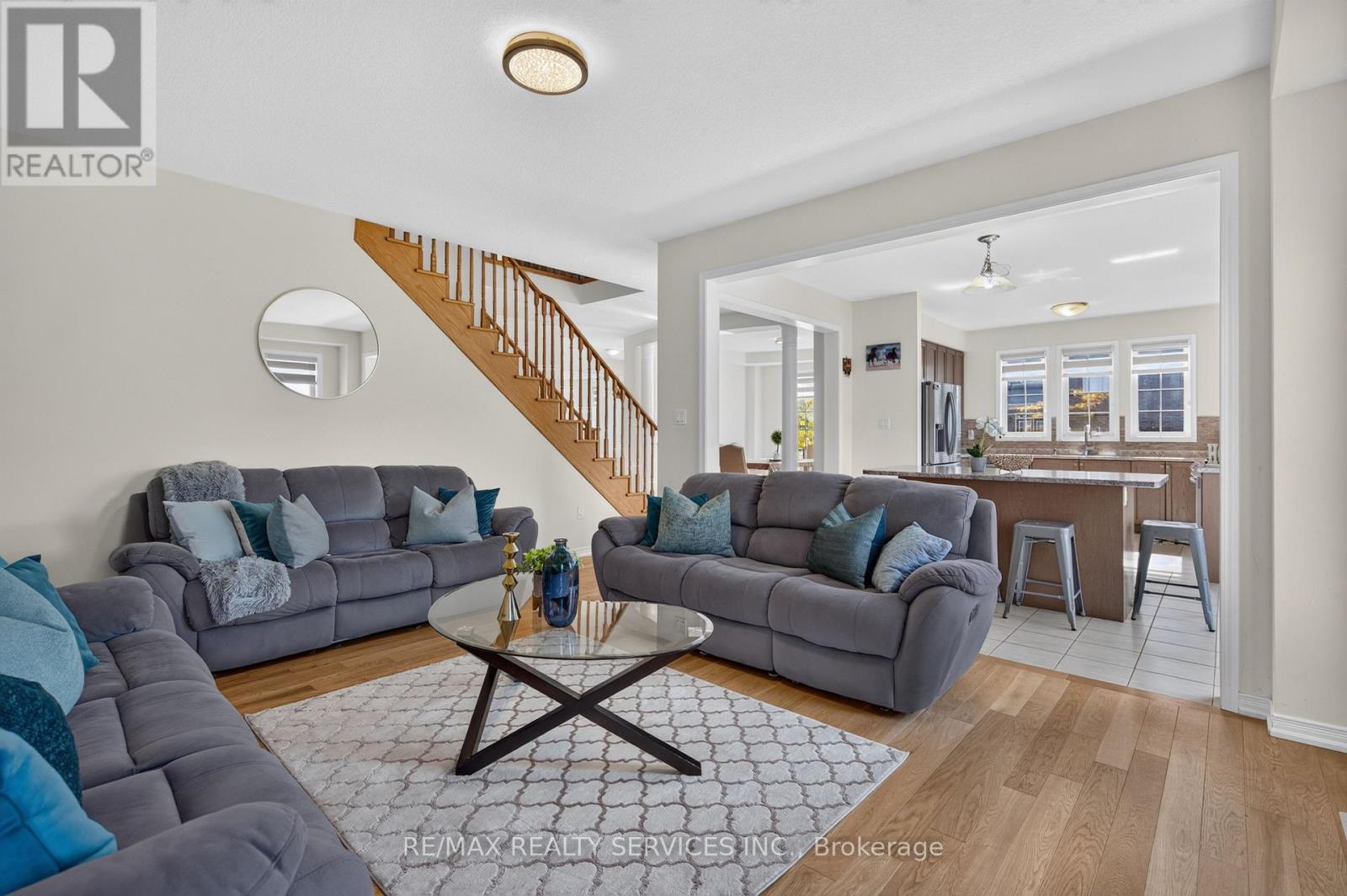 10 MUNRO CIRCLE - 13