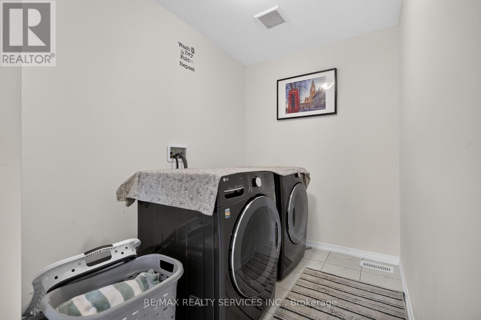 10 MUNRO CIRCLE - 30