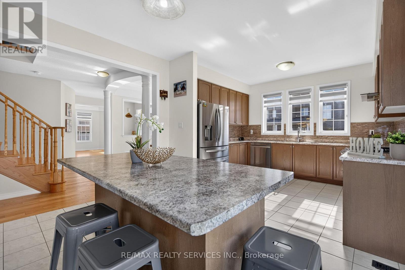10 MUNRO CIRCLE - 9