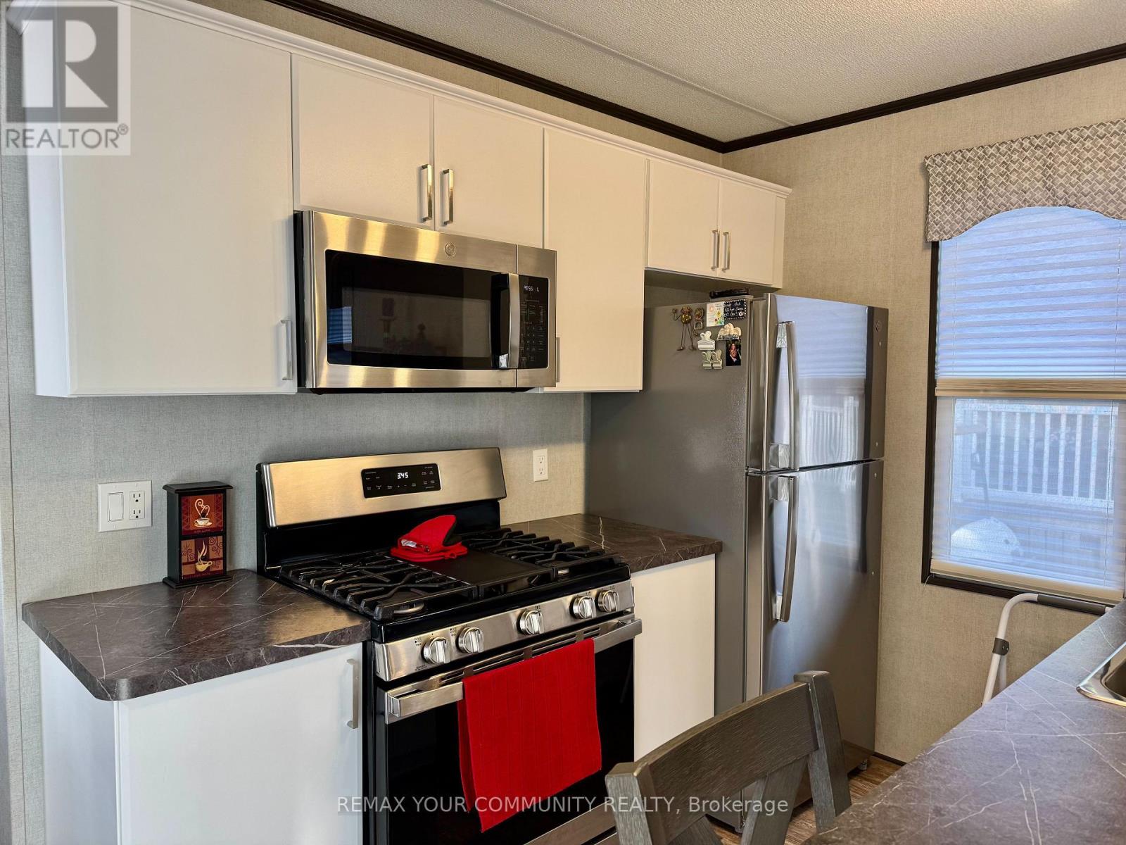 #7 TENTH ST 920 SKYLINE ROAD - 2
