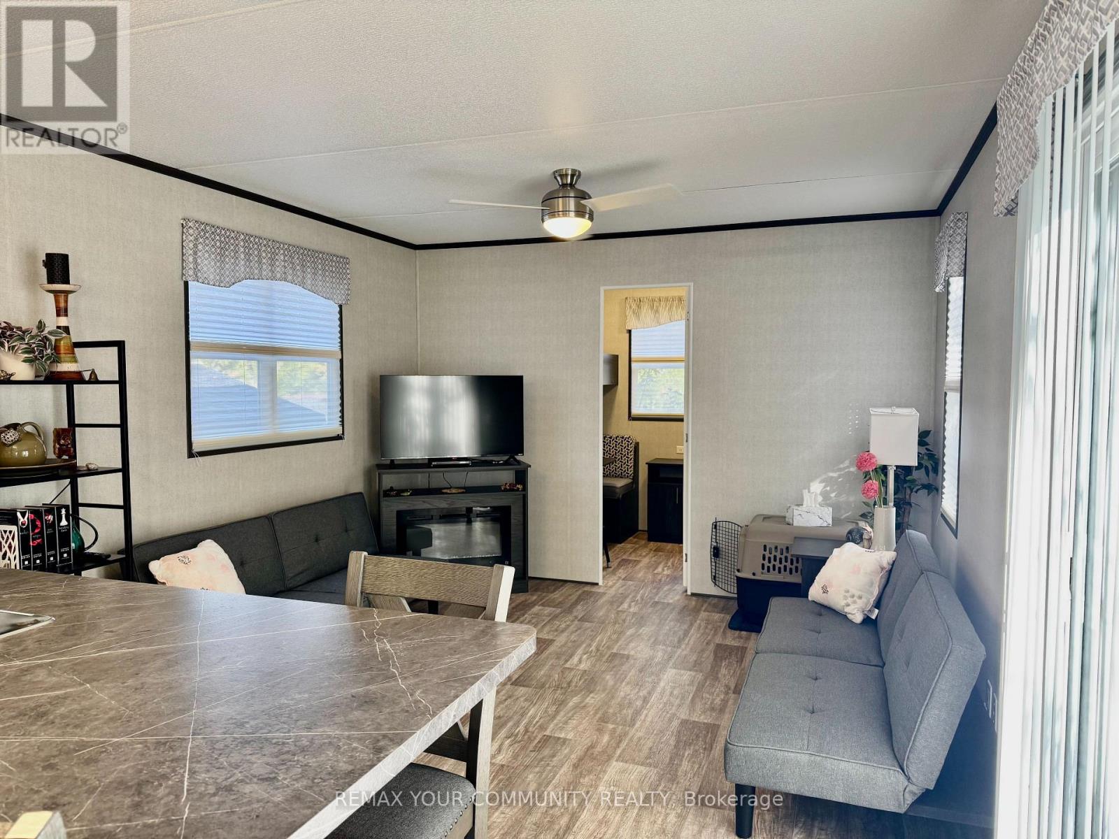 #7 TENTH ST 920 SKYLINE ROAD - 4